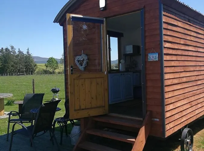 Sunny Mount Shepherd\'S Hut