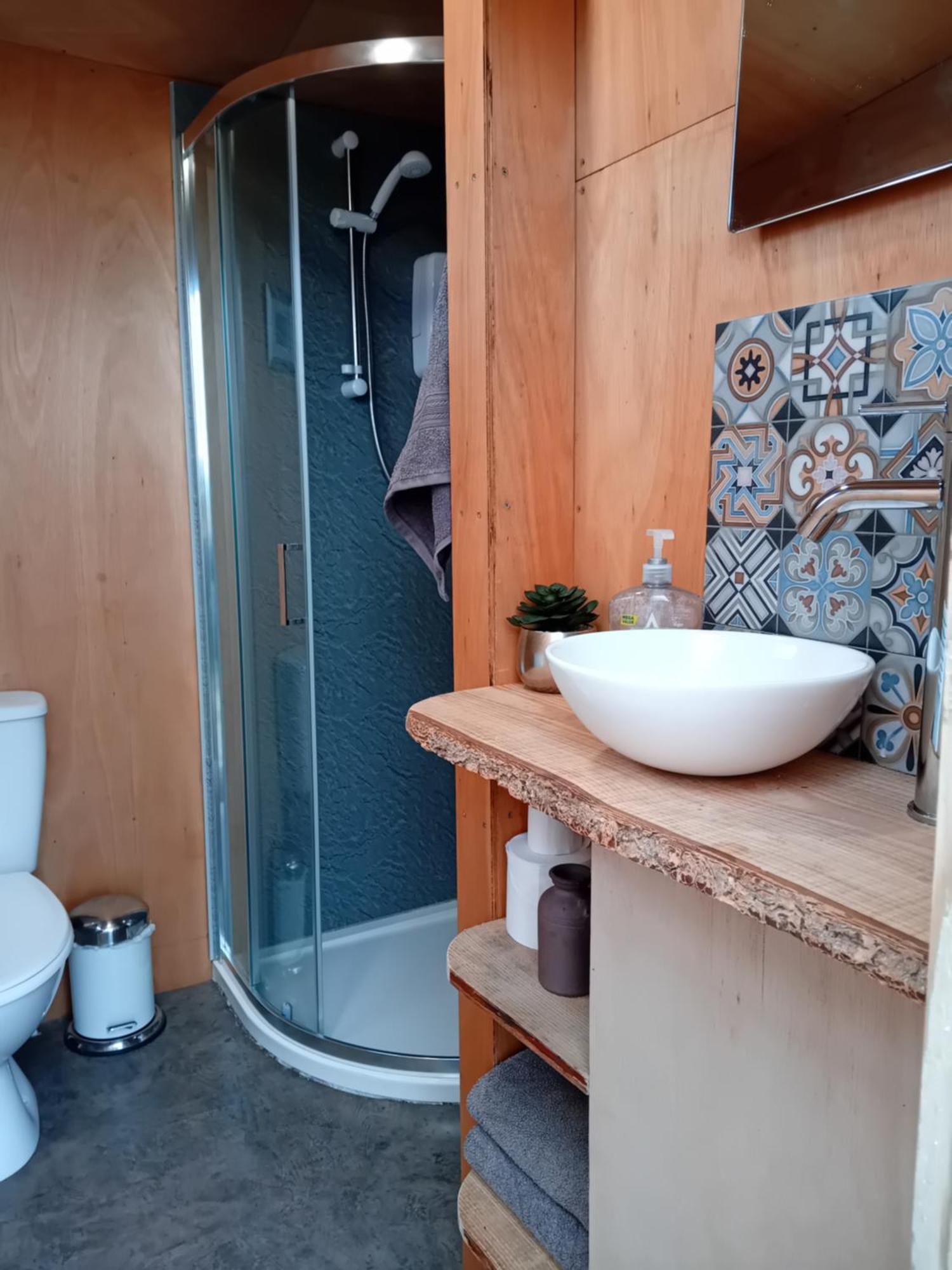 Luxury tent Sunny Mount Shepherd's Hut Long Marton